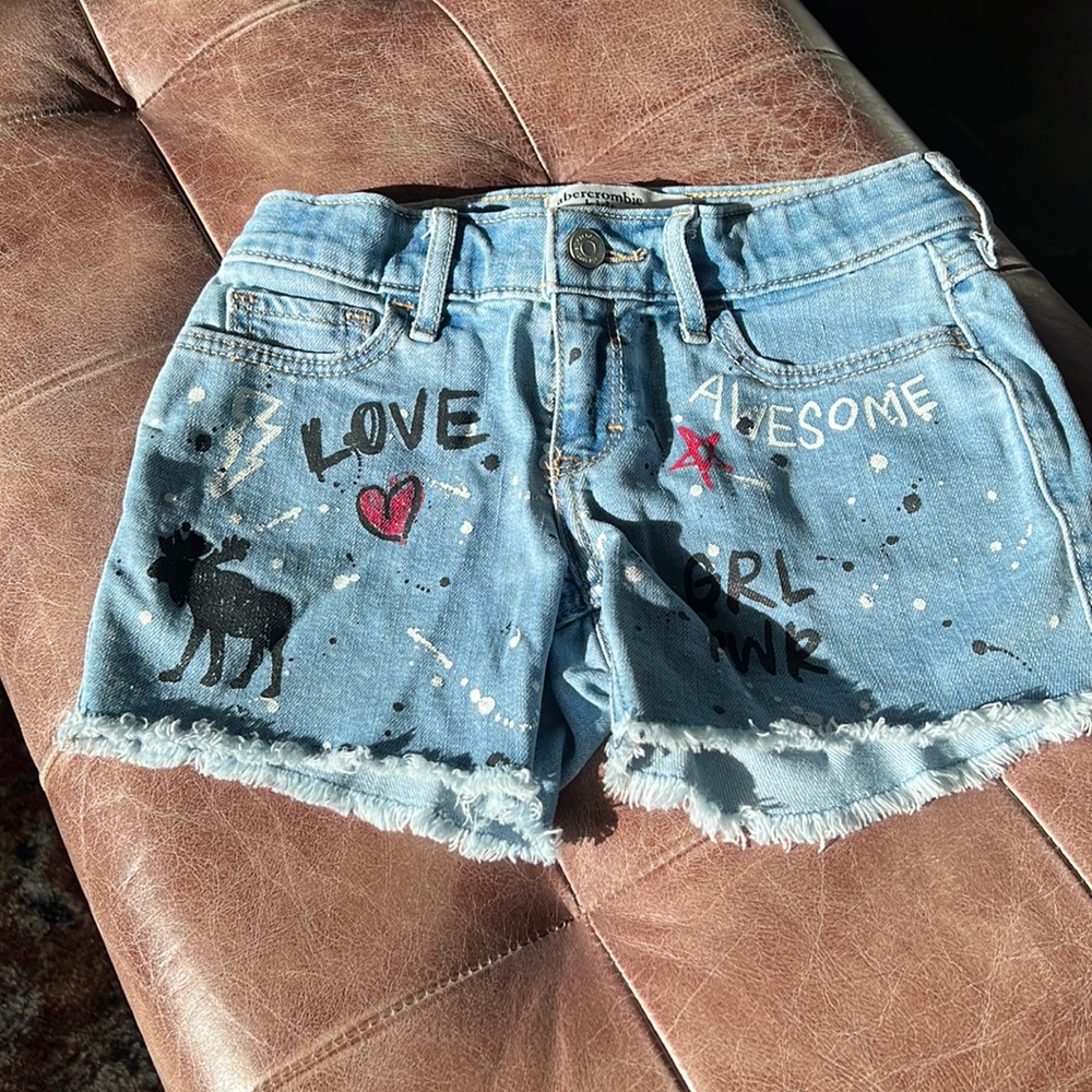 Abercrombie kids midi with graffiti design